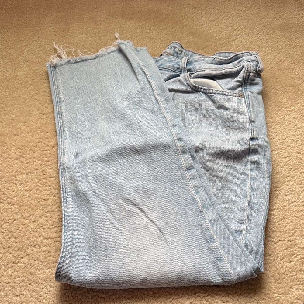 American Eagle strigid mom jeans size 16